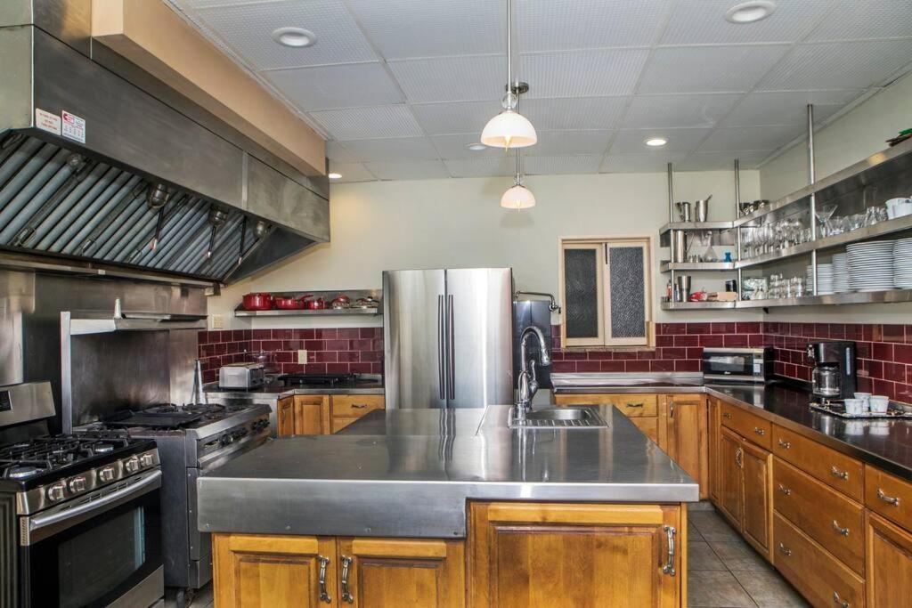 Merry Mansion East Dubuque エクステリア 写真