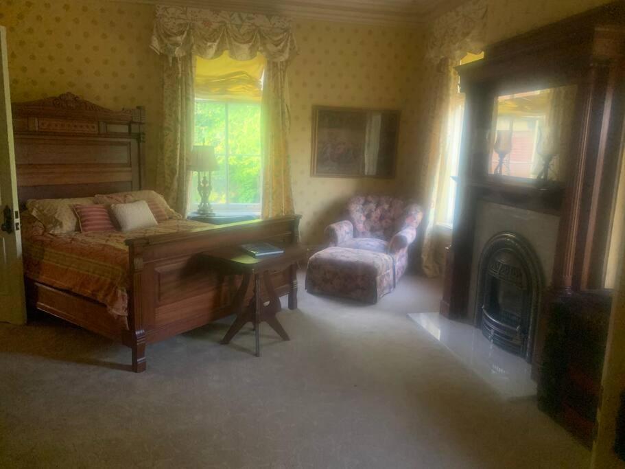 Merry Mansion East Dubuque エクステリア 写真